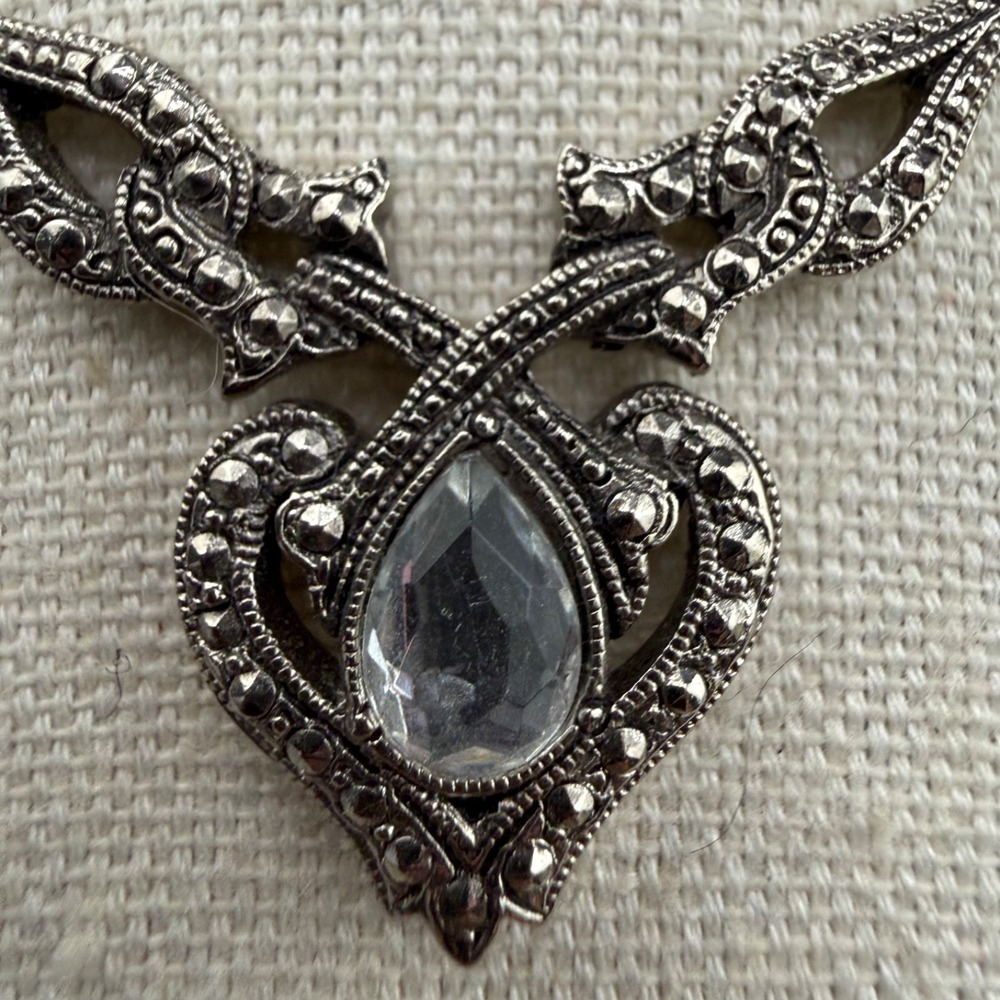 Vintage Avon Rhinestone Necklace Marcasite Romantic Essence Silver Tone 20"
